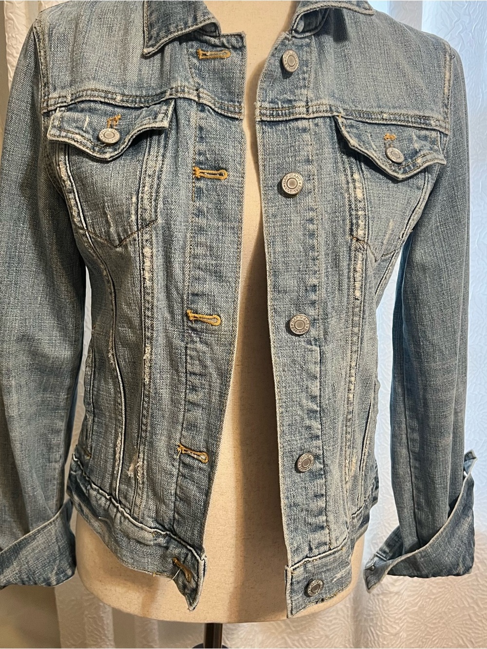 GAP Vintage Light Blue Women’s Denim Jacket Size Small